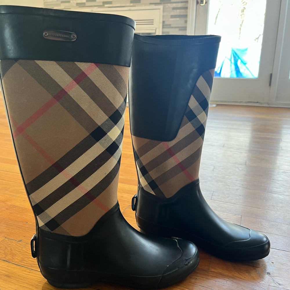 Burberry Black and Tan Plaid Rain Boots